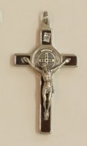 Croce-medaglia di San Benedetto in metallo intarsio legno