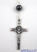 Undicina in ematite con croce e medaglia di San Benedetto