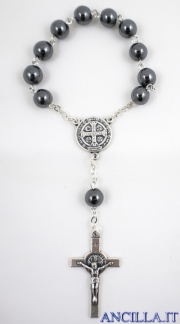 Undicina in ematite con croce e medaglia di San Benedetto